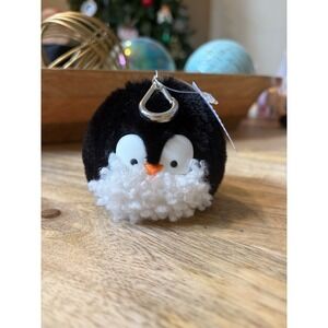 Bath Body Works Fuzzy Penguin Pom Pom Keychain Pocetbac Holder Purse Backpack